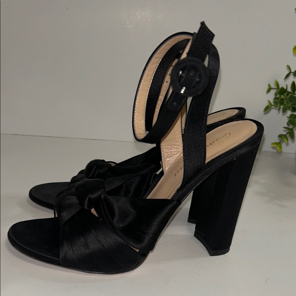 Elegant Gianvito Rossi Black Women's Heels